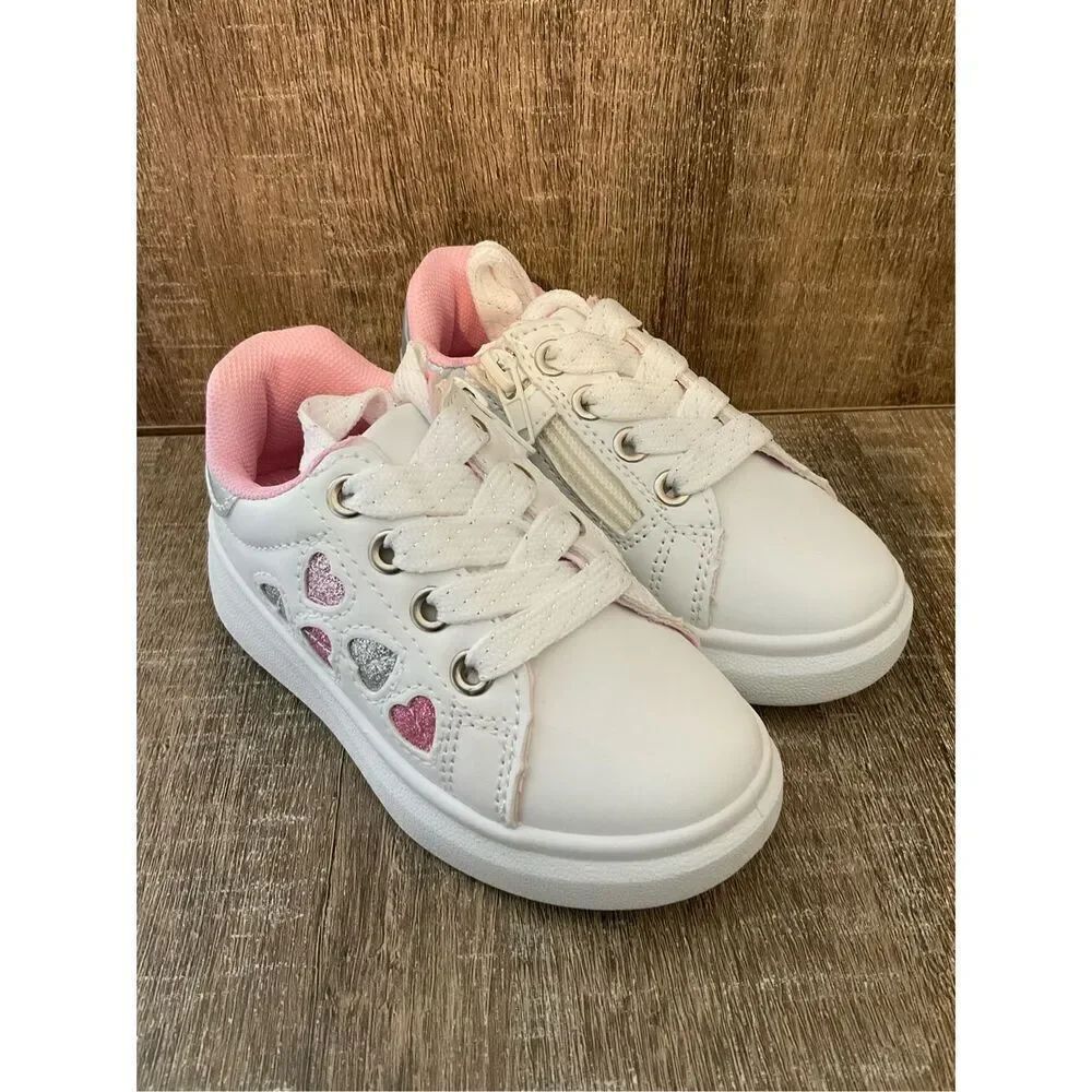 DOT & Zazz Toddler Size 5 Girls Heart Cut Out Athletic Sneakers